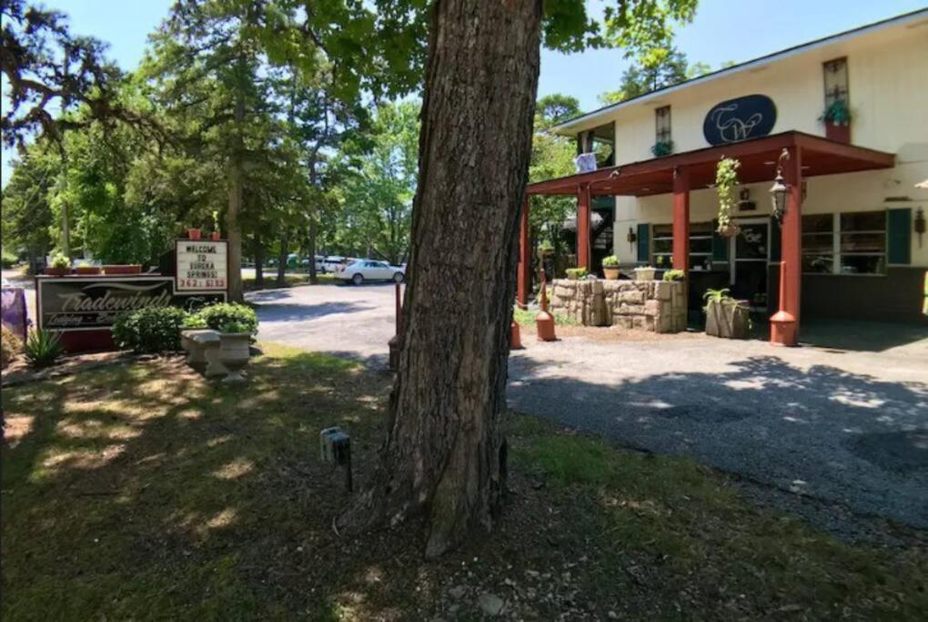 Suite Dreams 101 - Tradewinds Eureka Springs Exterior foto